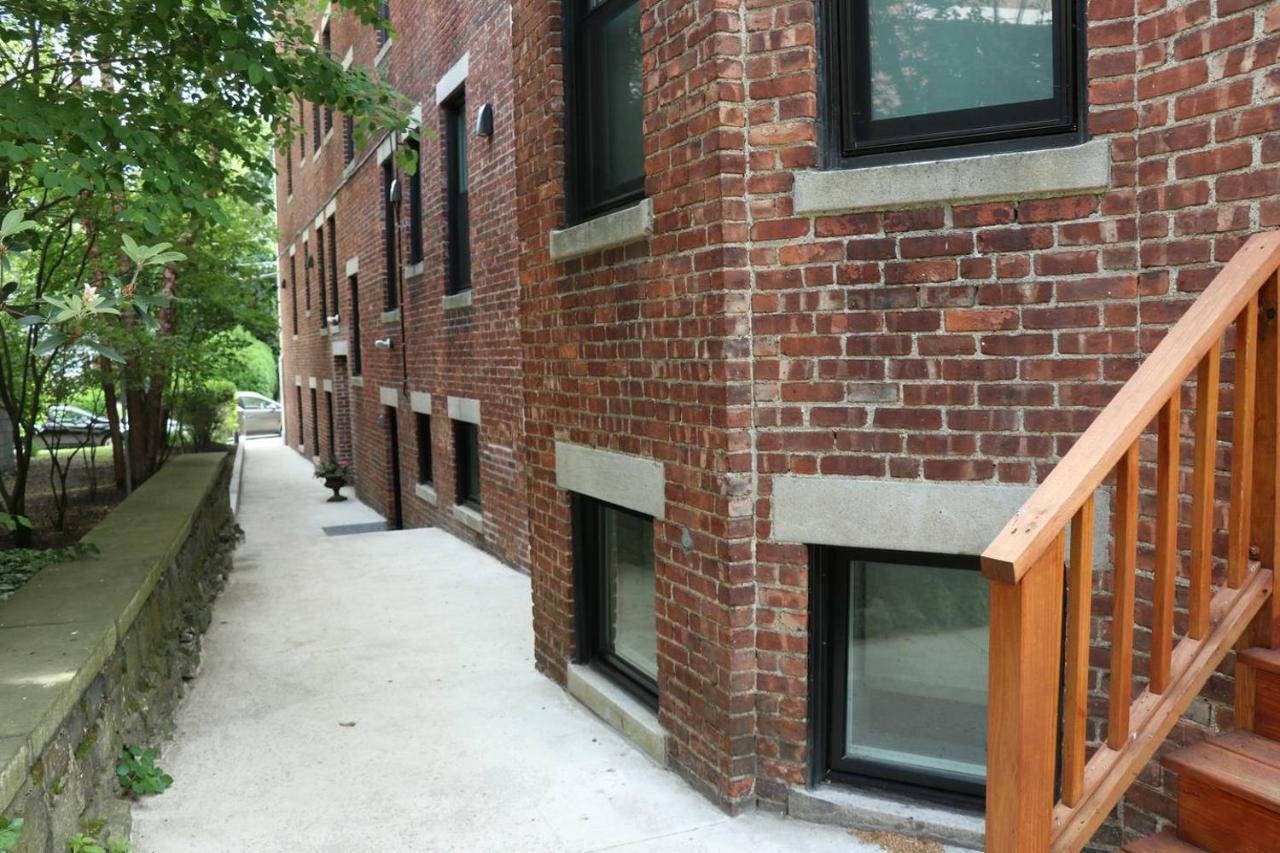Stylish Studio In Brookline-5Min Train To Boston.. #2 ภายนอก รูปภาพ