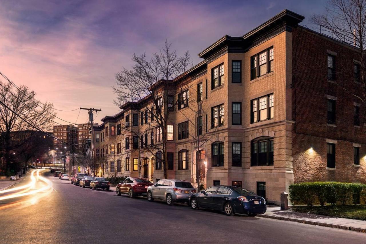 Stylish Studio In Brookline-5Min Train To Boston.. #2 ภายนอก รูปภาพ